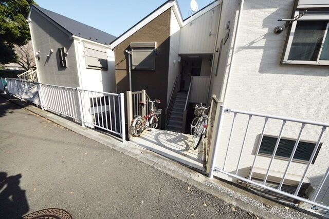 ヒルズ反町B棟の物件内観写真