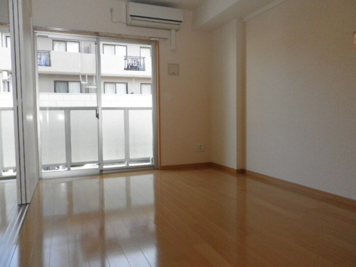 アイリスコート七右衛門の物件内観写真