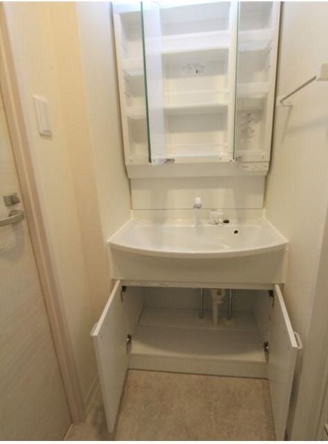 FIORE KOMAGOMEの物件内観写真