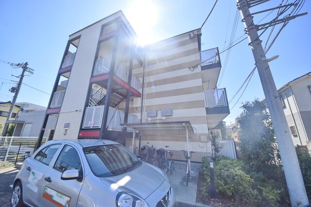 レオパレスグリーンパークアオキの物件外観写真