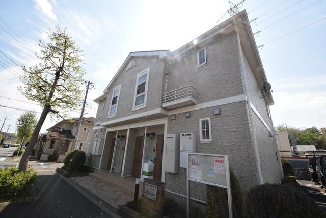 ラシーヌ弐番館の物件外観写真