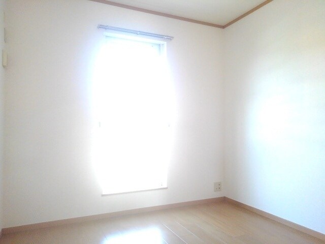 ラシーヌ弐番館の物件内観写真