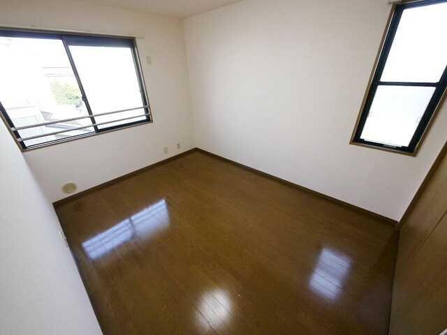 チャコールハイツBの物件内観写真