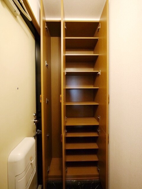 チャコールハイツBの物件内観写真