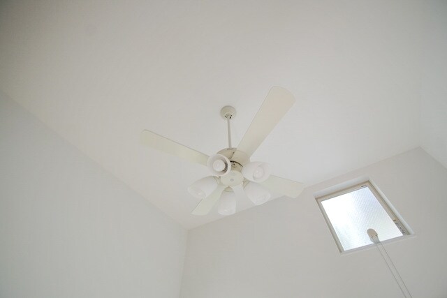 アザーレ鶴川の物件内観写真