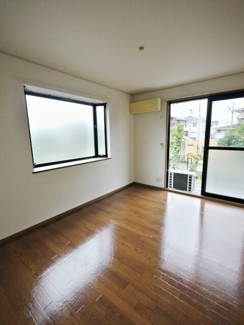 クイーンズコートの物件内観写真