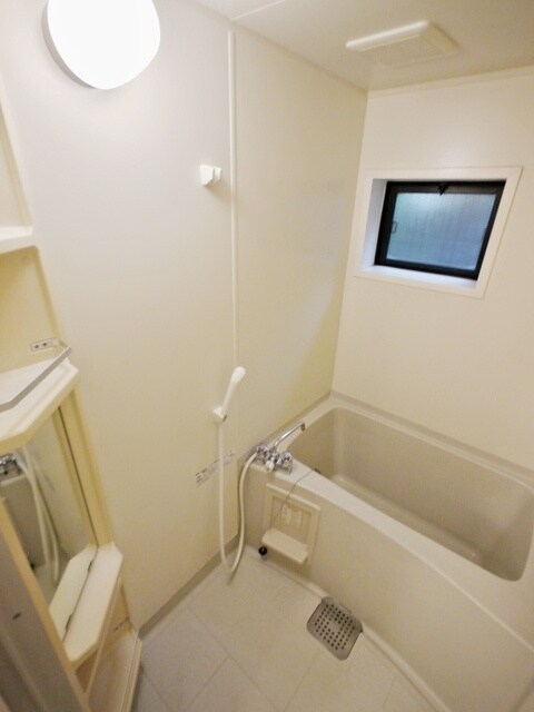 クイーンズコートの物件内観写真