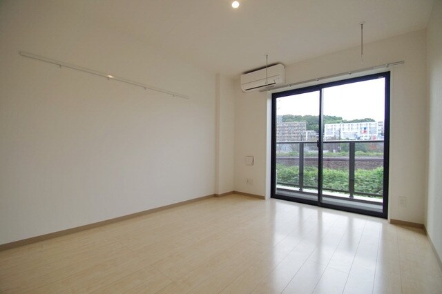 LOC'S SHINYURIGAOKAの物件内観写真