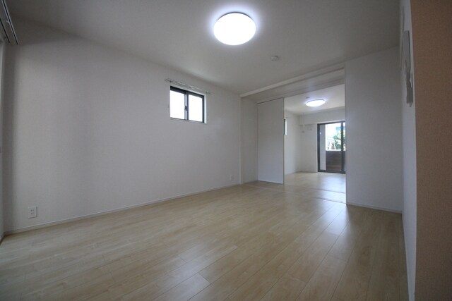 クリスタルメゾン しらかばの物件内観写真