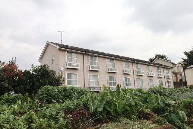 レオパレス鶴間アイリスIIの物件外観写真