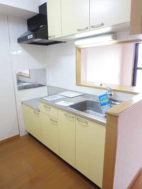 パイン・ヒルズ参番館の物件内観写真