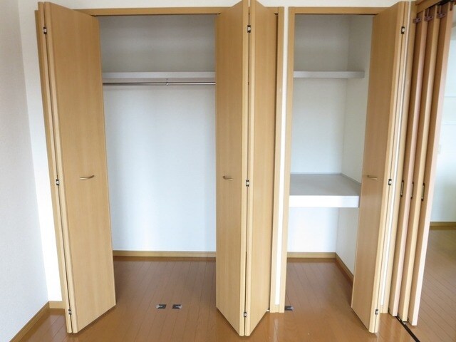 パイン・ヒルズ参番館の物件内観写真