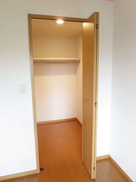 パイン・ヒルズ参番館の物件内観写真