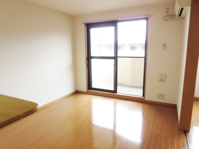 パイン・ヒルズ参番館の物件内観写真