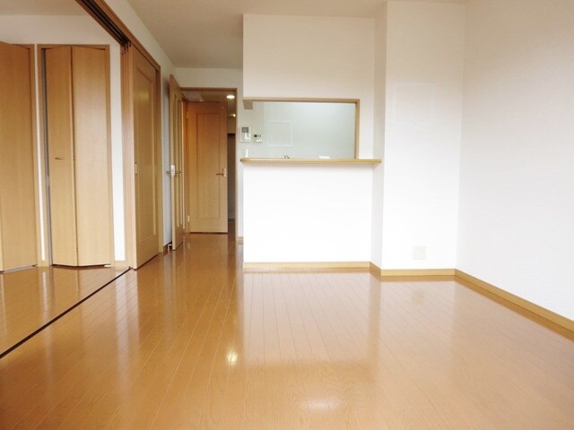 パイン・ヒルズ参番館の物件内観写真