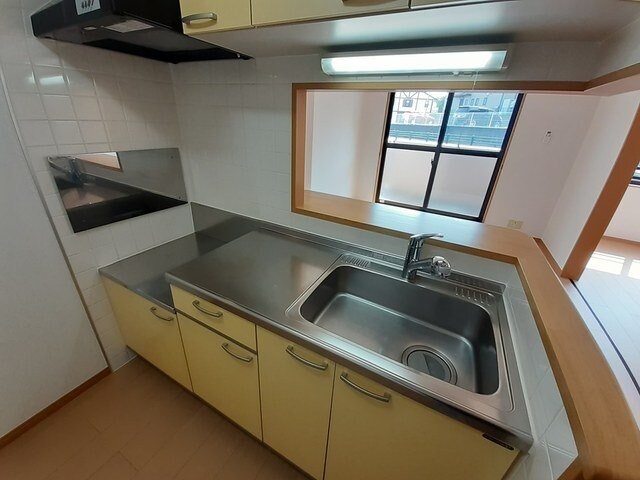 パイン・ヒルズ参番館の物件内観写真