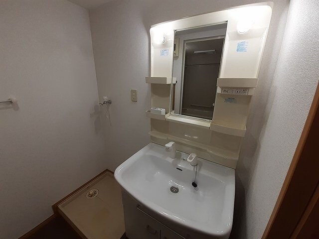 パイン・ヒルズ参番館の物件内観写真