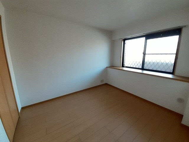 パイン・ヒルズ参番館の物件内観写真