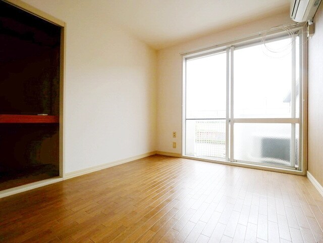 ホワイトペルテCの物件内観写真