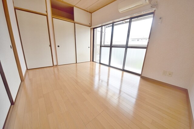 リバーサイド・ヴィラの物件内観写真