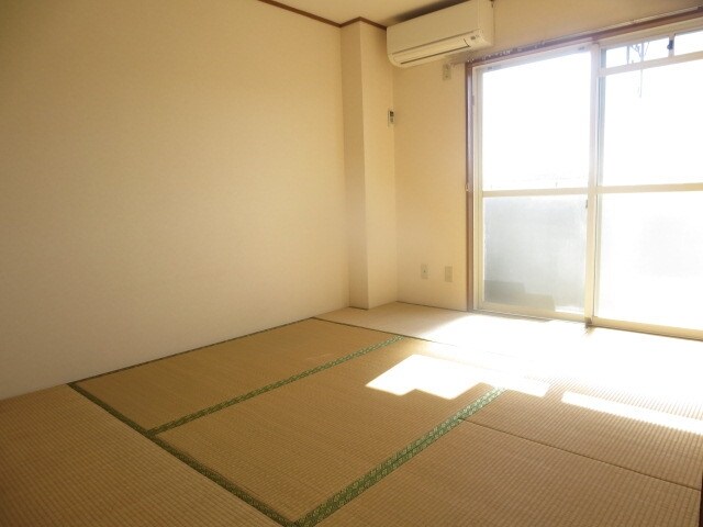 サンセヴィラージュの物件内観写真