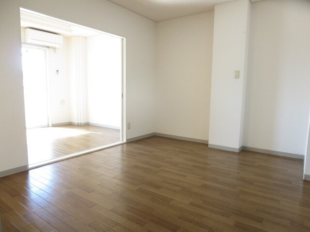 サンセヴィラージュの物件内観写真