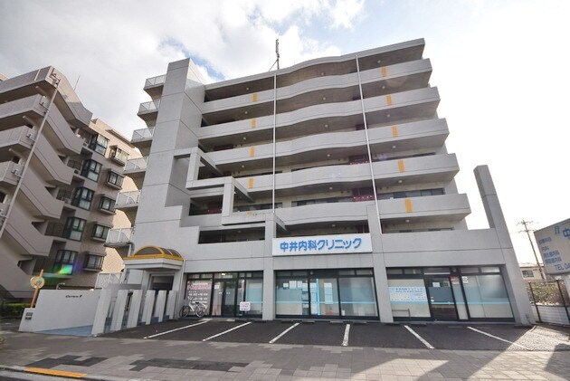 カレラエイトの物件外観写真