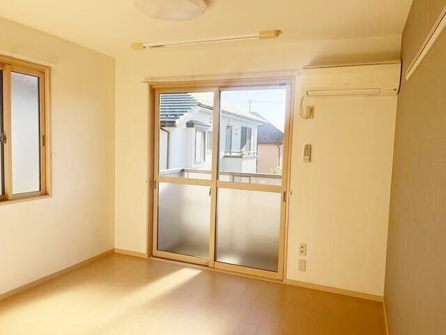 モナリエーEの物件内観写真