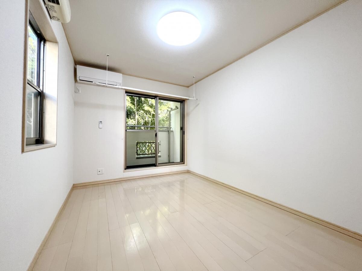 アザレ読売ランドD棟の物件内観写真