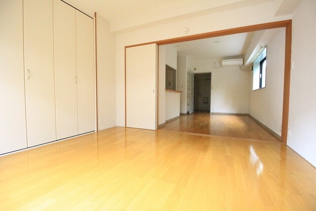 鶴牧ガーデンズの物件内観写真