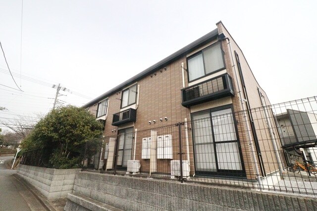 レオパレス杉山の物件外観写真