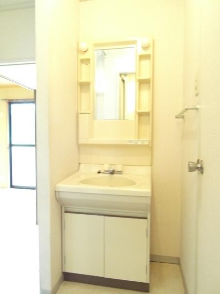 ハウゼ・ユートピアBの物件内観写真