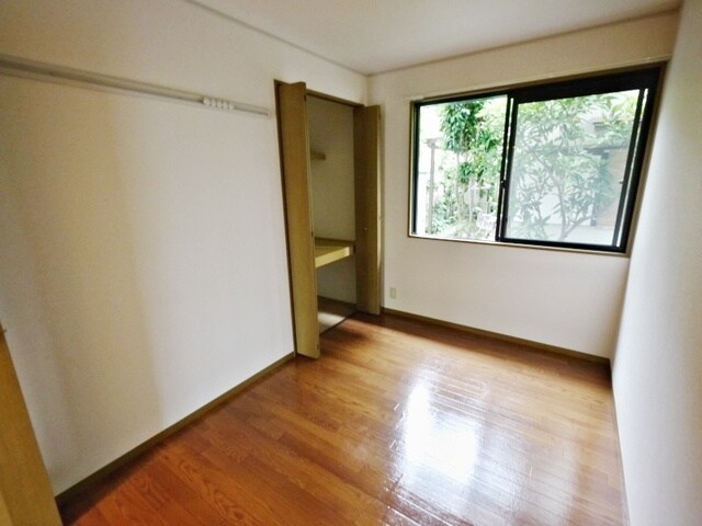 クイーンズコートの物件内観写真