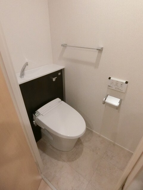 シュトラーレ 八日町の物件内観写真