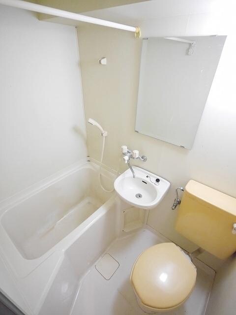 エーリフローレンスBの物件内観写真