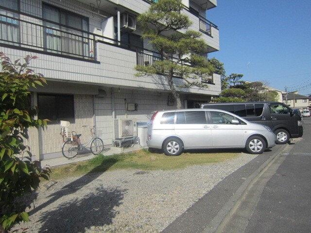 ニュークレセントビルの物件内観写真