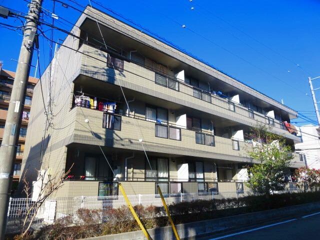 ファミリーカーサの物件外観写真