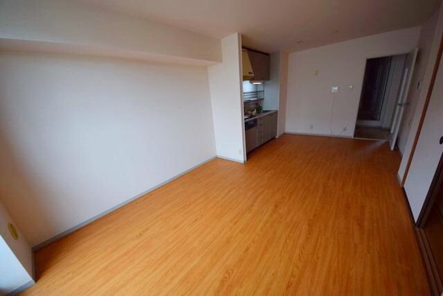 ファミリーカーサの物件内観写真