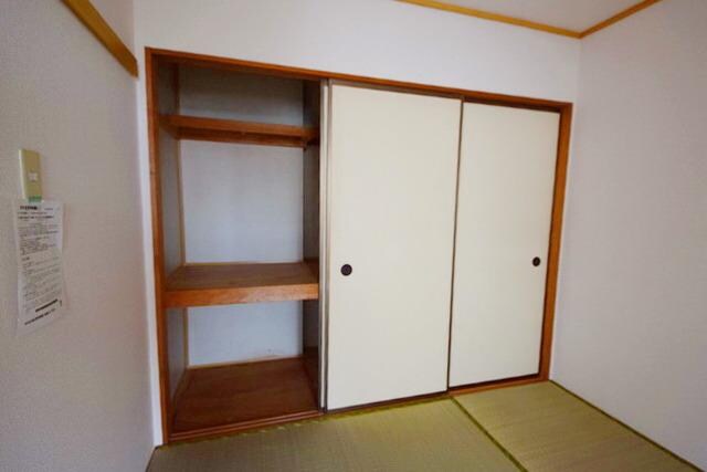 ファミリーカーサの物件内観写真