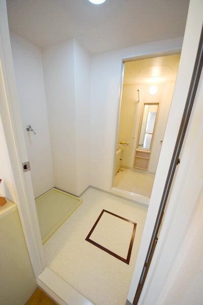 ファミリーカーサの物件内観写真