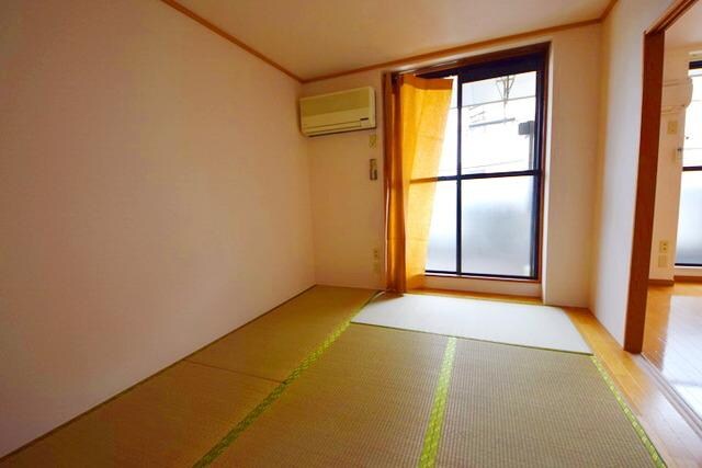 ファミリーカーサの物件内観写真