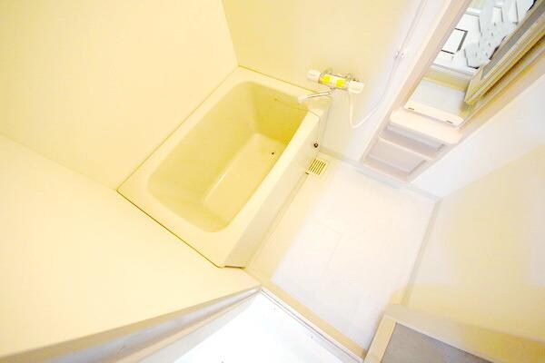 ファミリーカーサの物件内観写真