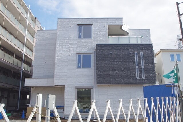 ドムスベルウッドの物件外観写真