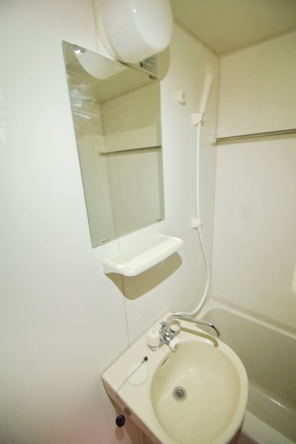 レオパレスネスト鳶尾の物件内観写真