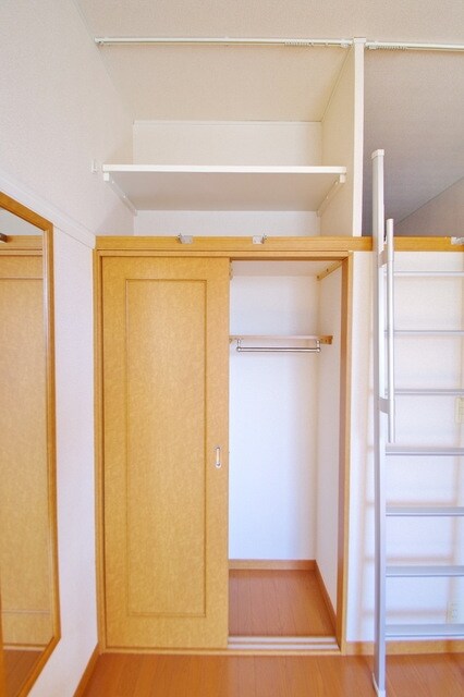 レオパレスネスト鳶尾の物件内観写真