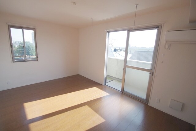 ジュネス中河原の物件内観写真