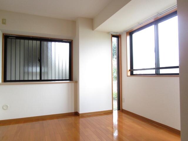 ベルシャイン厚木の物件内観写真