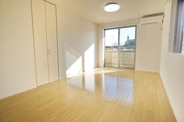 ヴィラ ペルジモーネの物件内観写真