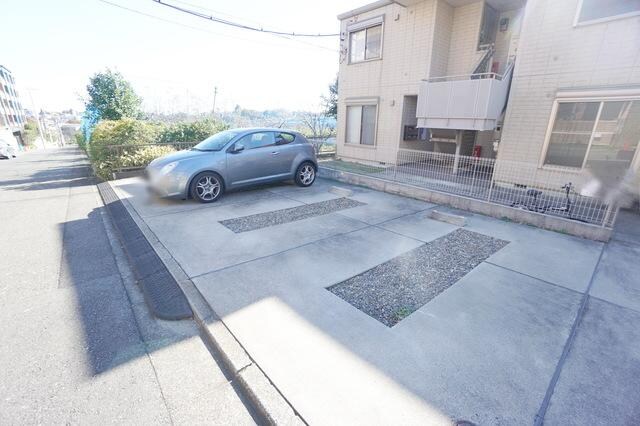 ヴィラ ペルジモーネの物件内観写真