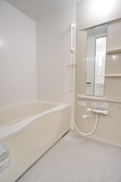 ヴィラ ペルジモーネの物件内観写真